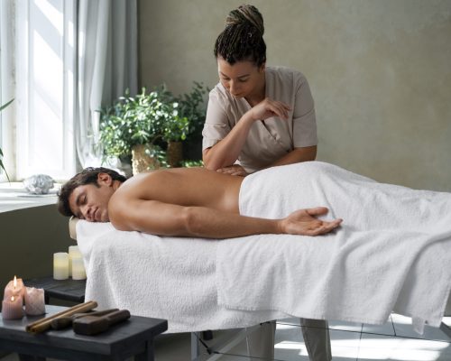 front-view-woman-working-spa (1) front-view-woman-working-spa (1)